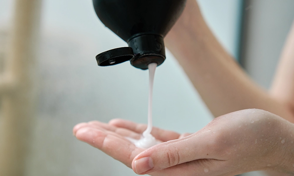 رویش مجدد مو ها سر با بهترین شامپور برای ریزش مو